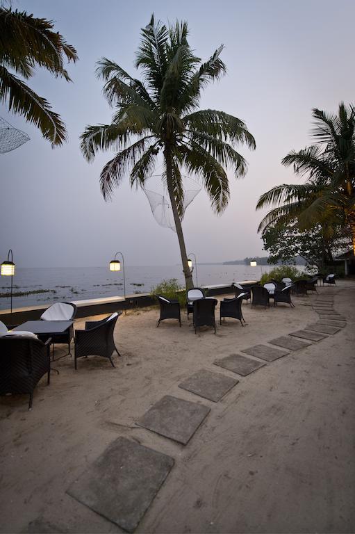 Purity At Lake Vembanad Mararikulam Exterior foto